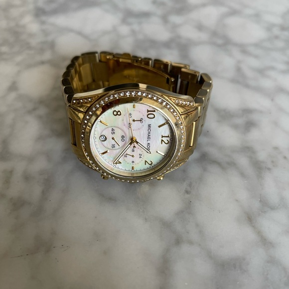 Gold Michael Kors watch with crystal bezel. Chronograph Ritz 37mm - Picture 10 of 11